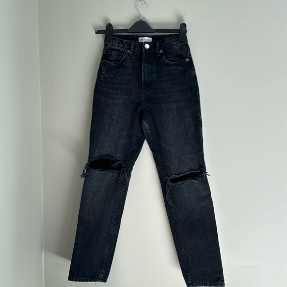 ZARA RIPPED MOM JEANS - Picture 3 of 7
